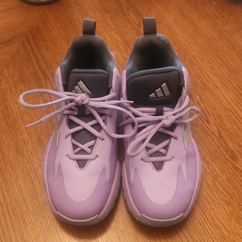 Adidas Girls Basketball shoes - Picture 1 of 4